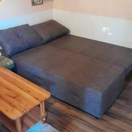 Croatia * فوديس